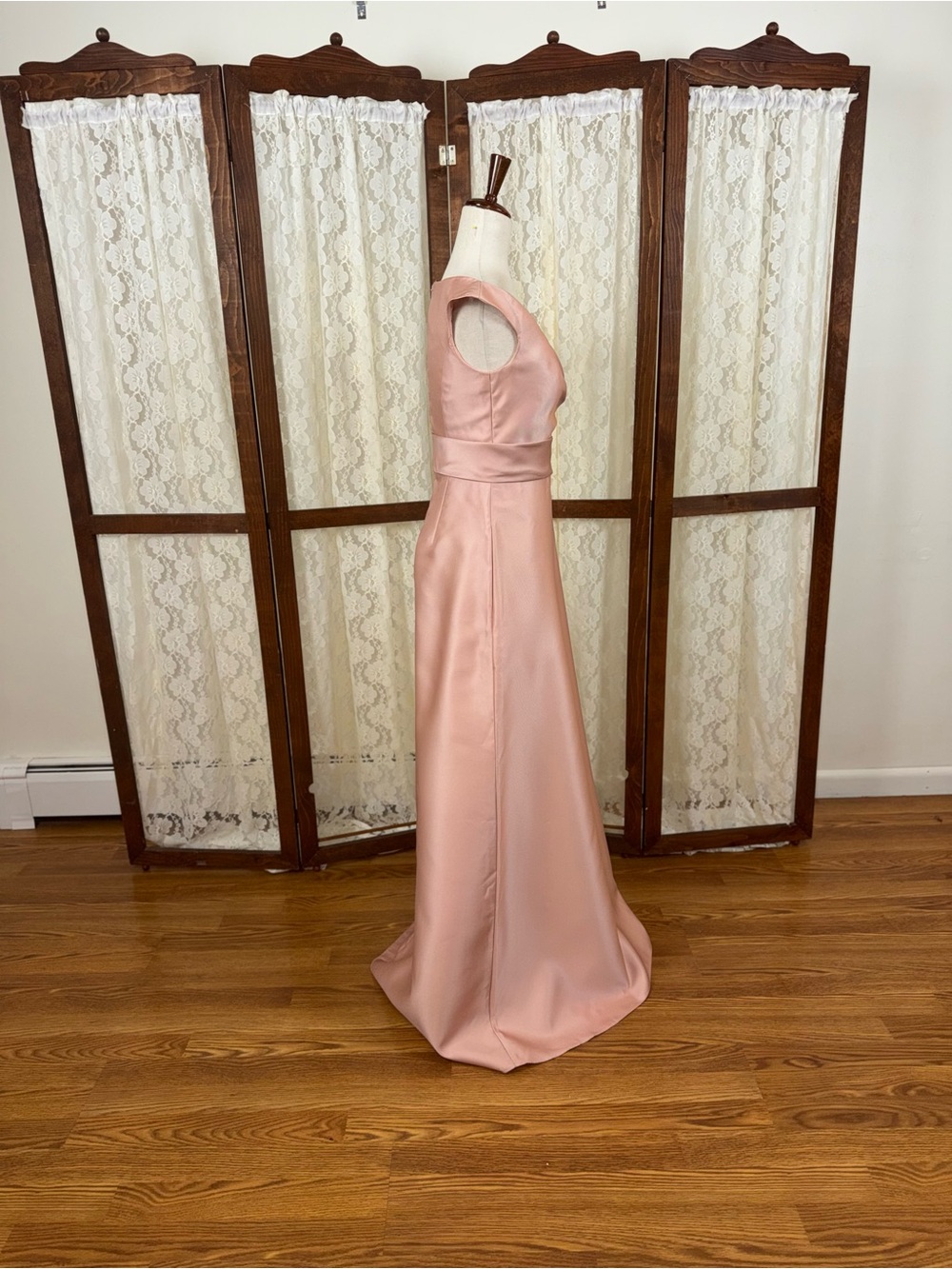 Gorgeous New Alfred Sung Off Shoulder Satin Twill Gown - Picture 4 of 8